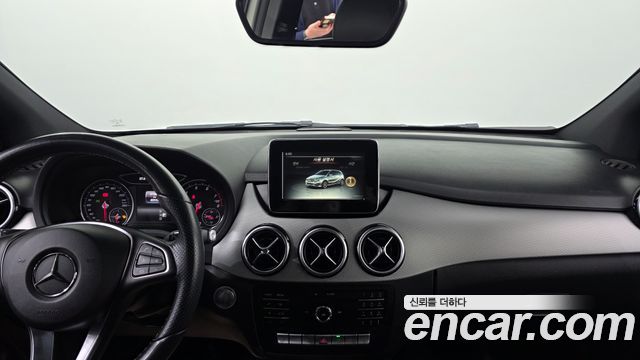 Mercedes-Benz B-Class 2018 — photo 19
