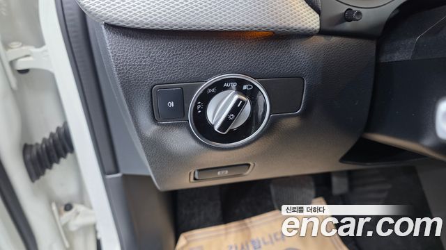 Mercedes-Benz B-Class 2018 — photo 25