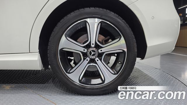 Mercedes-Benz B-Class 2018 — photo 7
