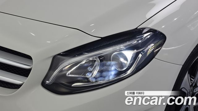Mercedes-Benz B-Class 2018 — photo 8