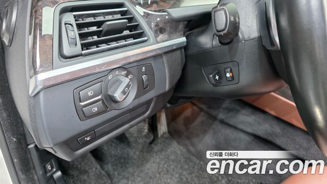 BMW 6-Series 2013 — photo 16