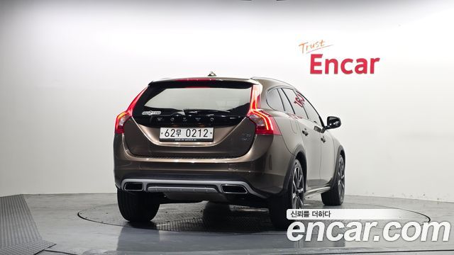 Volvo V60 2016 — photo 4