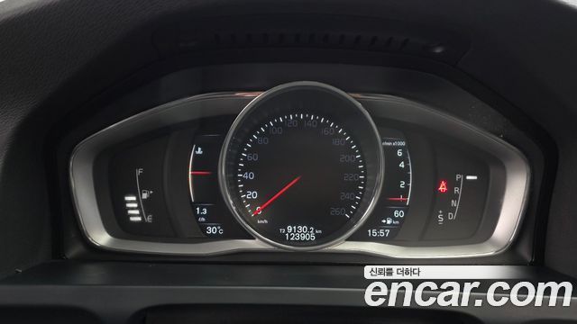 Volvo V60 2016 — photo 8