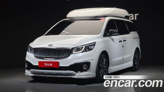 Kia Canival 2017 — photo 1
