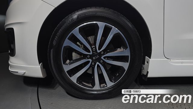 Kia Canival 2017 — photo 5