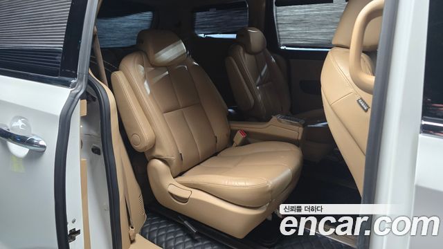 Kia Canival 2017 — photo 17