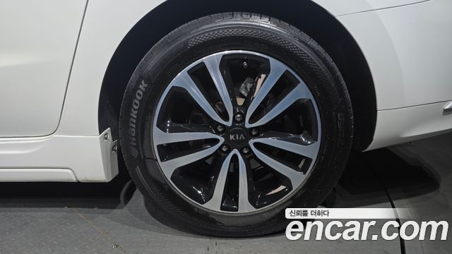 Kia Canival 2017 — photo 7