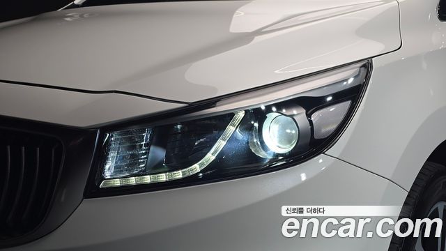 Kia Canival 2017 — photo 8
