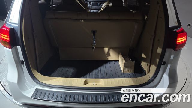 Kia Canival 2017 — photo 27