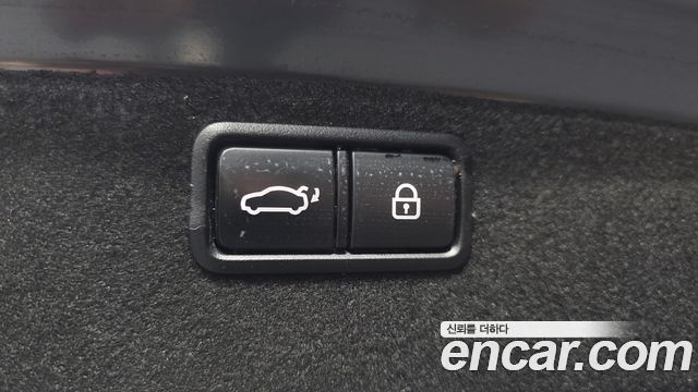 Genesis G80 2018 — photo 29