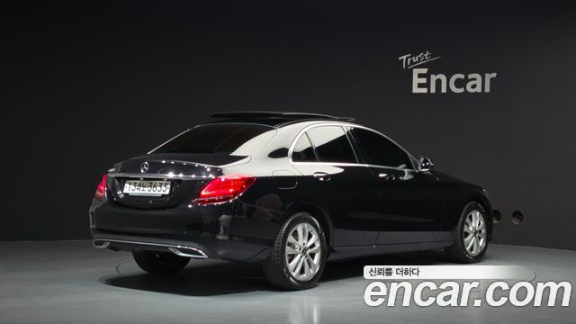 Mercedes-Benz C-Class 2020 — photo 2