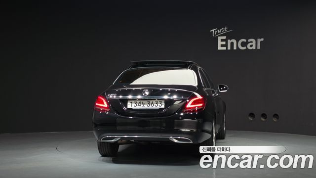 Mercedes-Benz C-Class 2020 — photo 4