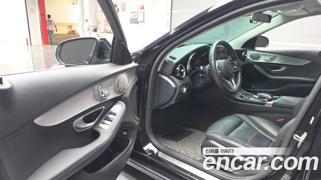 Mercedes-Benz C-Class 2020 — photo 10