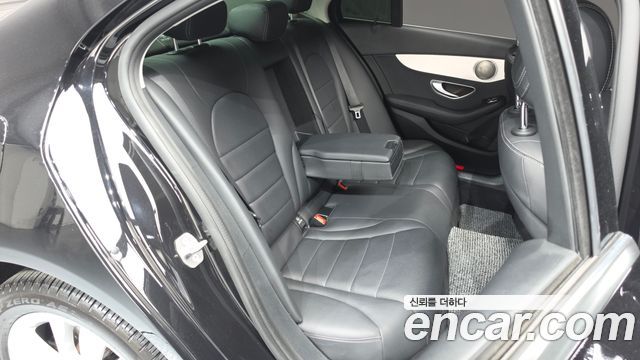Mercedes-Benz C-Class 2020 — photo 11