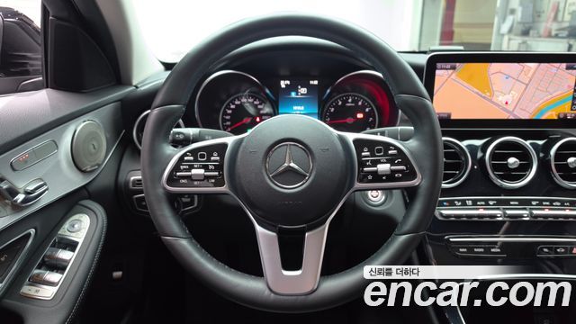 Mercedes-Benz C-Class 2020 — photo 13