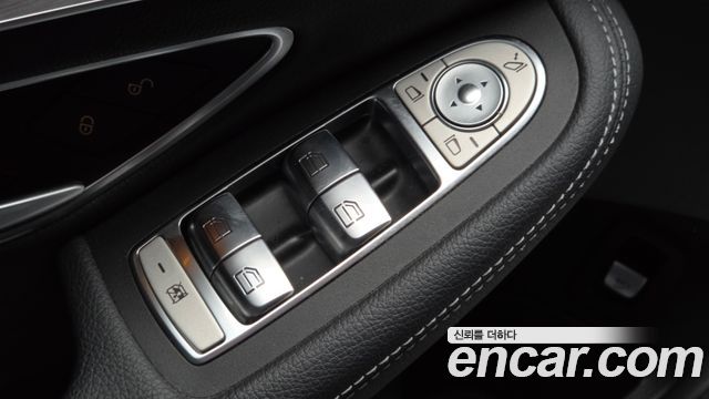 Mercedes-Benz C-Class 2020 — photo 16