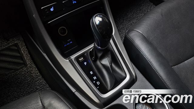 Hyundai AVANTE 2016 — photo 9