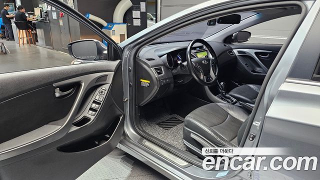Hyundai AVANTE 2016 — photo 10