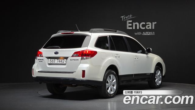 Subaru Outback 2012 — photo 2