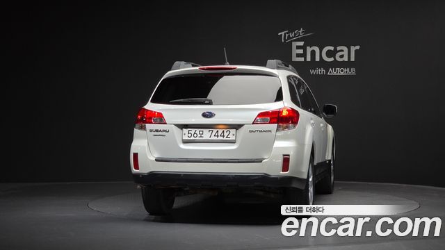 Subaru Outback 2012 — photo 4
