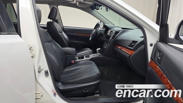 Subaru Outback 2012 — photo 11