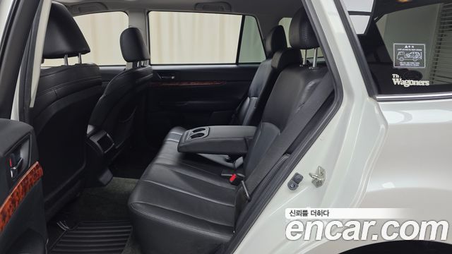 Subaru Outback 2012 — photo 12
