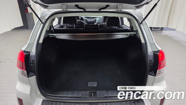 Subaru Outback 2012 — photo 20