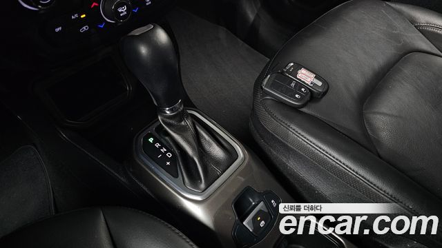 Jeep Renegade 2019 — photo 9
