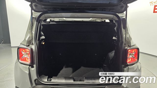 Jeep Renegade 2019 — photo 20