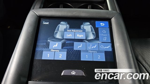 Lexus LS 2018 — photo 11