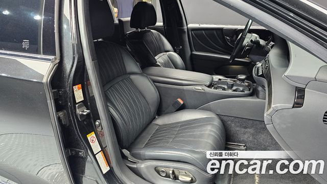 Lexus LS 2018 — photo 12