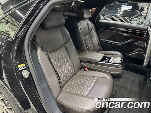 Audi S8 2021 — photo 13