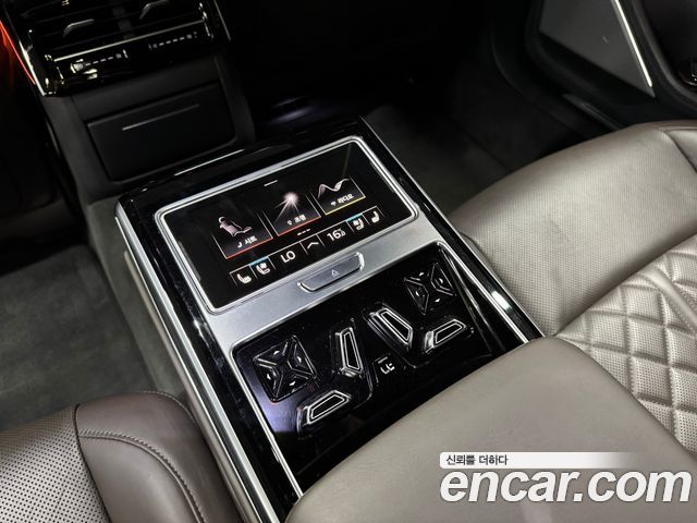 Audi S8 2021 — photo 14