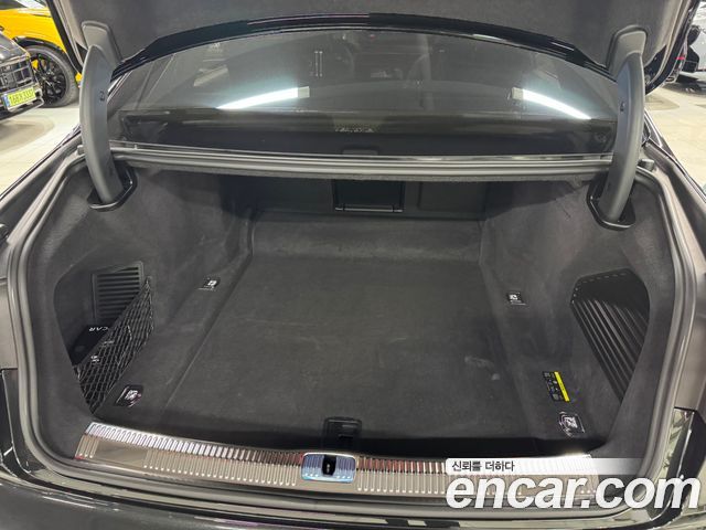 Audi S8 2021 — photo 17