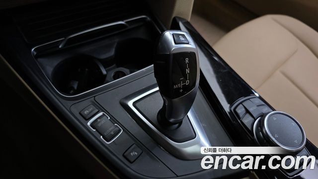 BMW 3-Series 2016 — photo 9