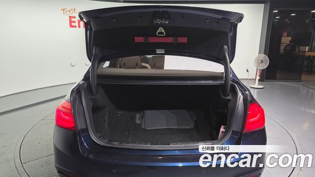 BMW 3-Series 2016 — photo 20