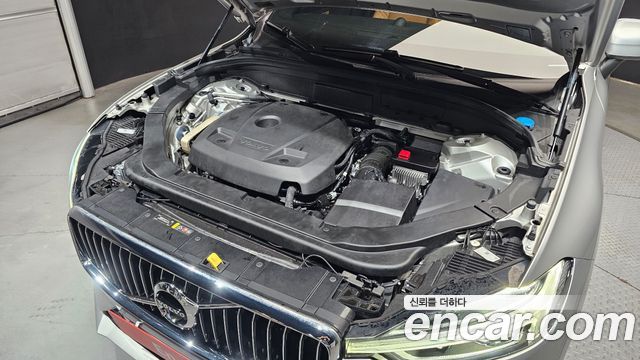 Volvo XC60 2020 — photo 6