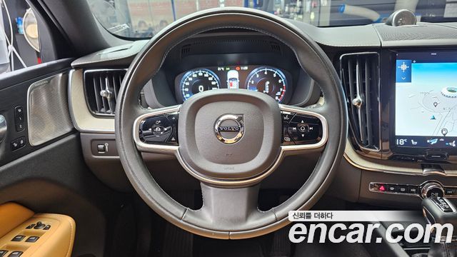 Volvo XC60 2020 — photo 19