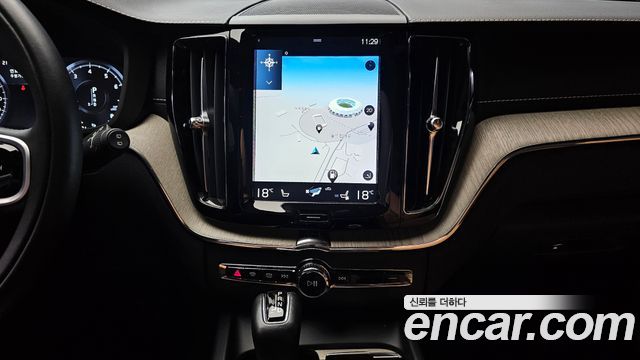 Volvo XC60 2020 — photo 20