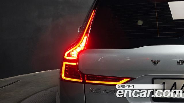 Volvo XC60 2020 — photo 9