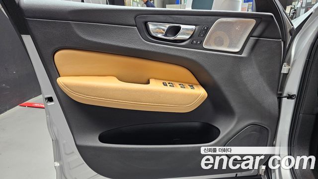Volvo XC60 2020 — photo 14