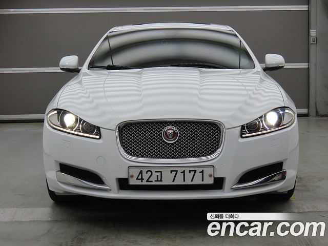 Jaguar XF 2015 — photo 2