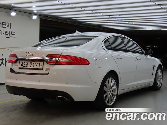 Jaguar XF 2015 — photo 3