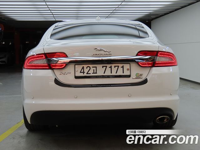 Jaguar XF 2015 — photo 4