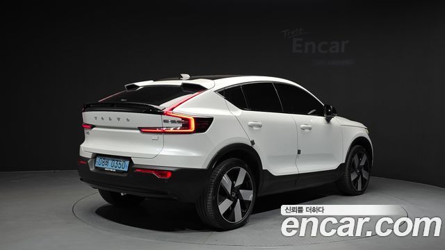 Volvo C40 2023 — photo 2