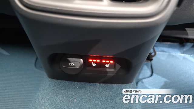 Volvo C40 2023 — photo 19