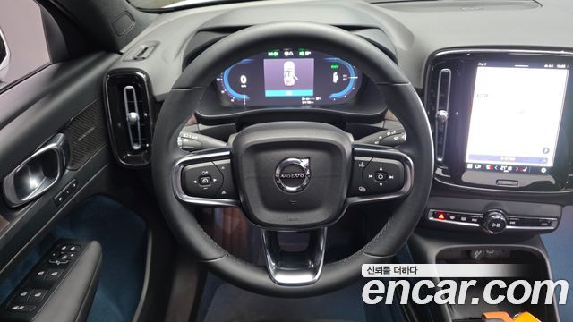 Volvo C40 2023 — photo 21
