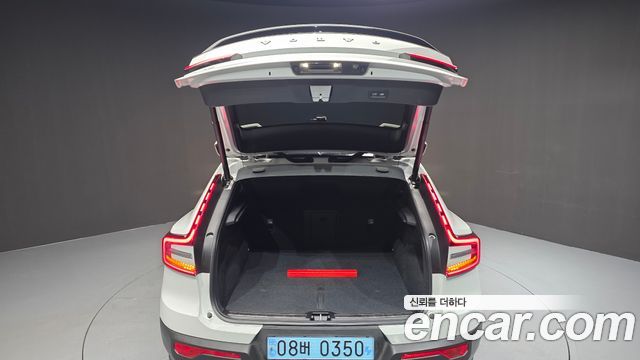 Volvo C40 2023 — photo 26