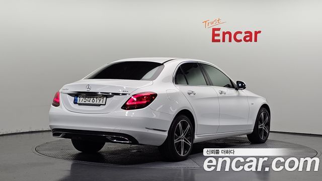 Mercedes-Benz C-Class 2020 — photo 2