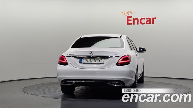 Mercedes-Benz C-Class 2020 — photo 4